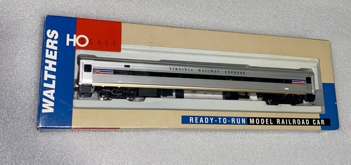 Walthers HO Virginia Railway Express 85’ Horizon Commuter Cab / #932-6087