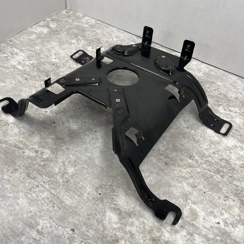 Soporte base consola central GMC Yukon Denali Chevy Tahoe 2003-2006 Foto 3 de 4