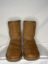 UGG Australia Classic Short II Boots for Women, Size 8 - Chestnut