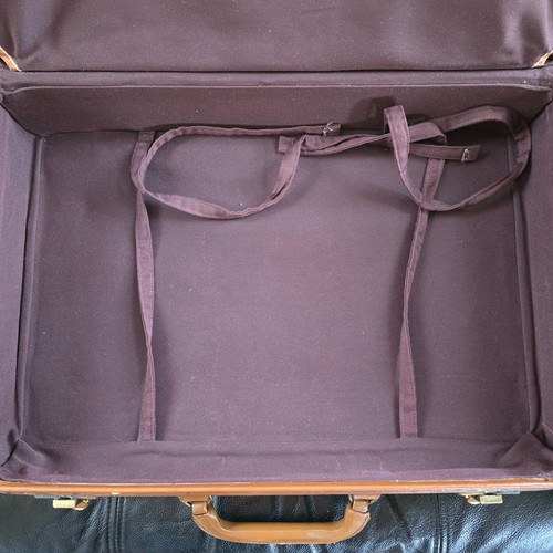 Old/Vintage Top Grain Cowhide Travelling Suitcase Brown 14.25H x 21.25L x 6.25W - Picture 5 of 22