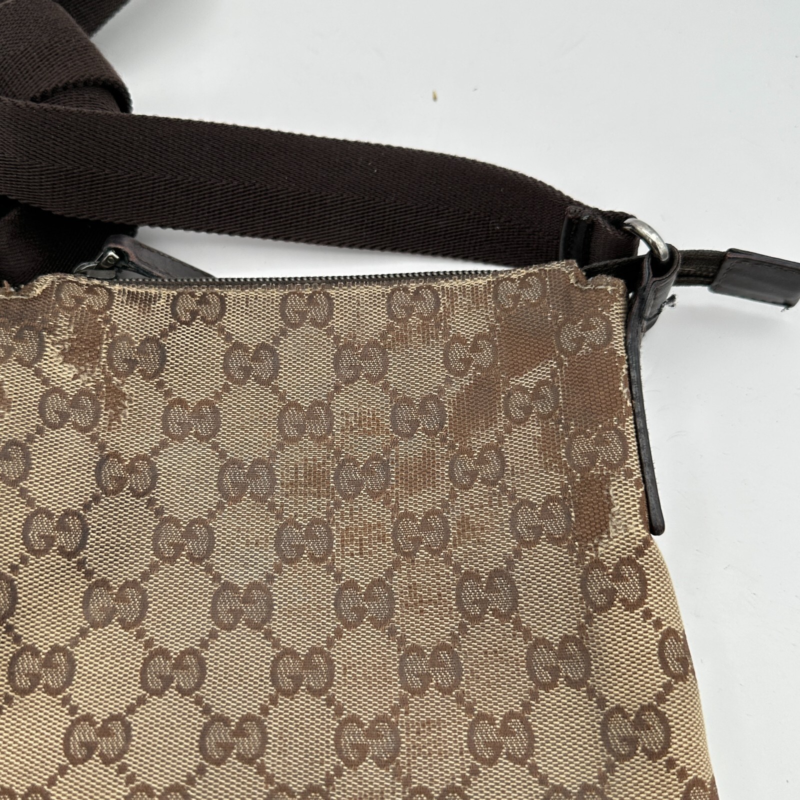 Gucci GG Monogram Crossbody Bag Women Brown Canvas Leather Purse HEAVY USE thumbnail 4