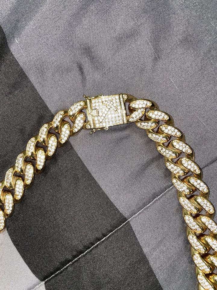 Collar de eslabones cubanos de diamantes enchapado en oro de 14k  Foto 4 de 4