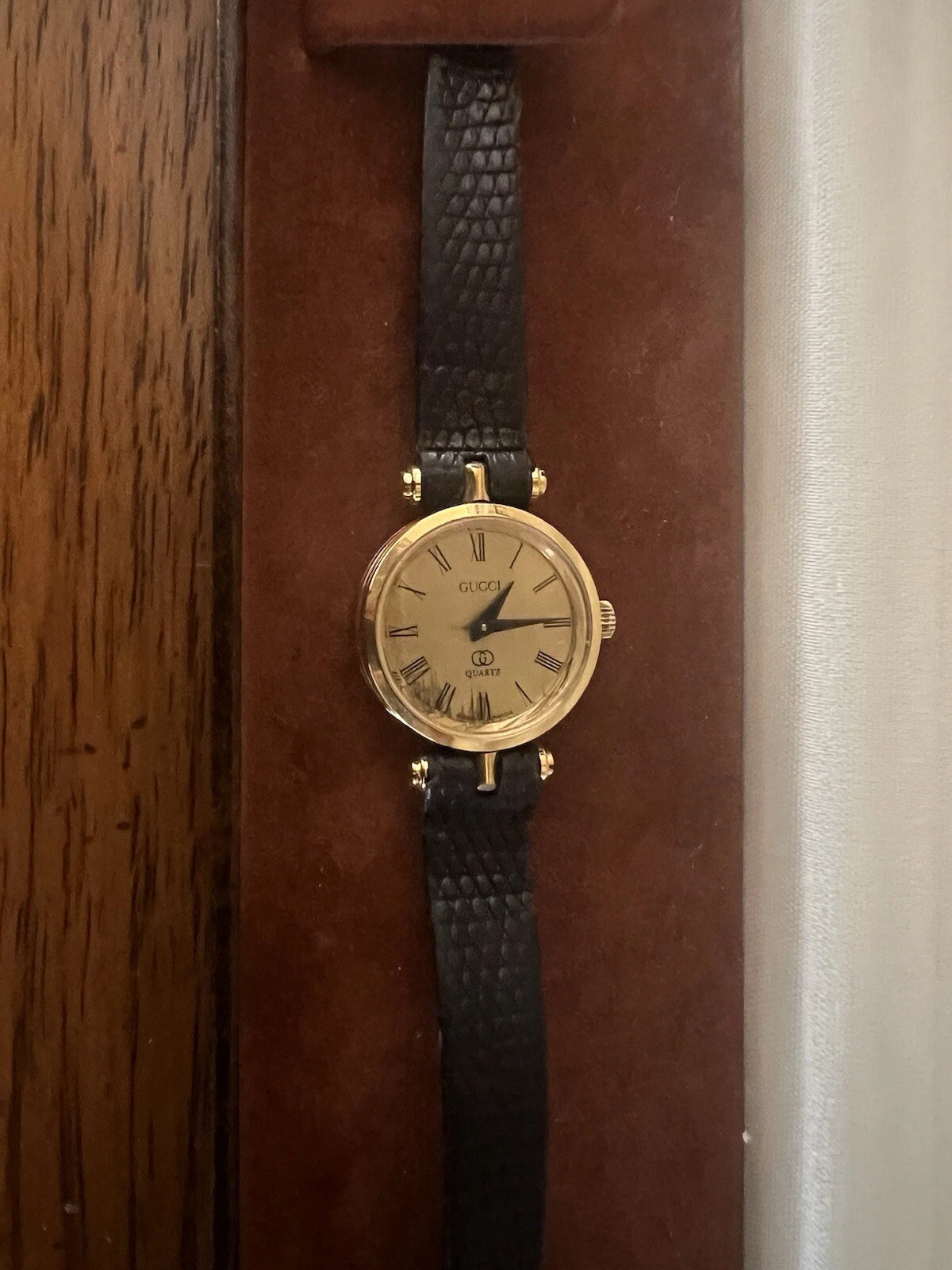 Montre Gucci Shelly Line 30 mm or vintage quartz suisse avec boite d'origine !