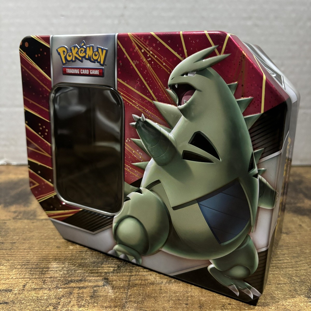 Pokemon TCG Tyranitar V Strikers Tin 2021 - Tin Only 820650809552