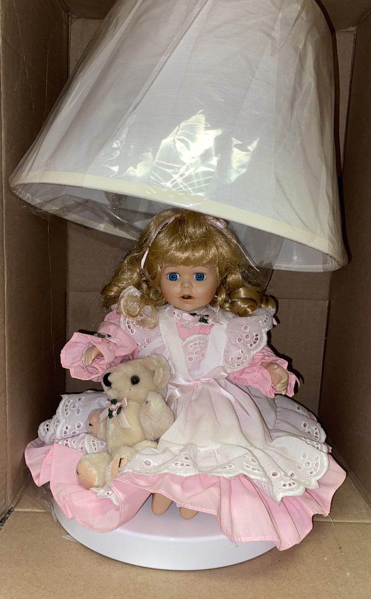 RARE ANTIQUE VINTAGE VICTORIAN PORCELAIN DOLL MUSICAL LAMP EXC