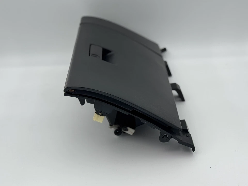 2003-2007 Infiniti G35 Coupe passageiro painel inferior direito caixa de luvas preta OEM - Imagem 2 de 4