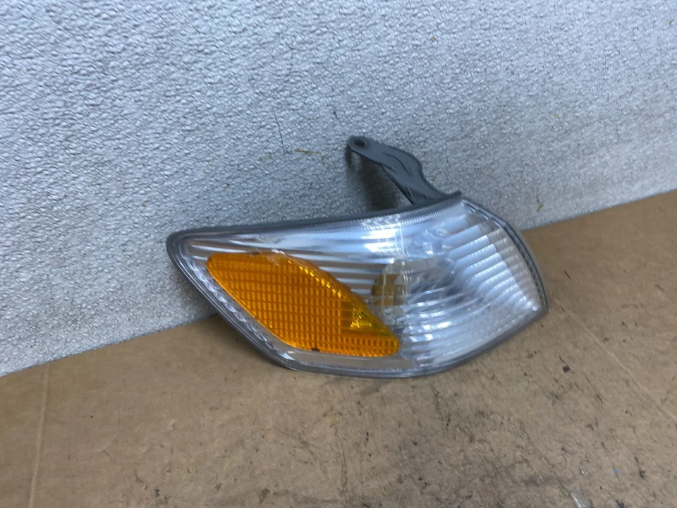 Toyota Camry 2000-2001 pasajero delantero derecho intermitente derecho OEM T5341 DW Foto 3 de 4