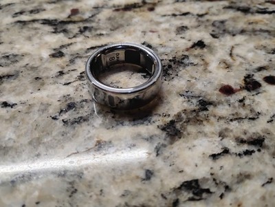 Pre-Owned Oura Ring Gen 4 - Silver - Size 8 - Includes Charger & Ring