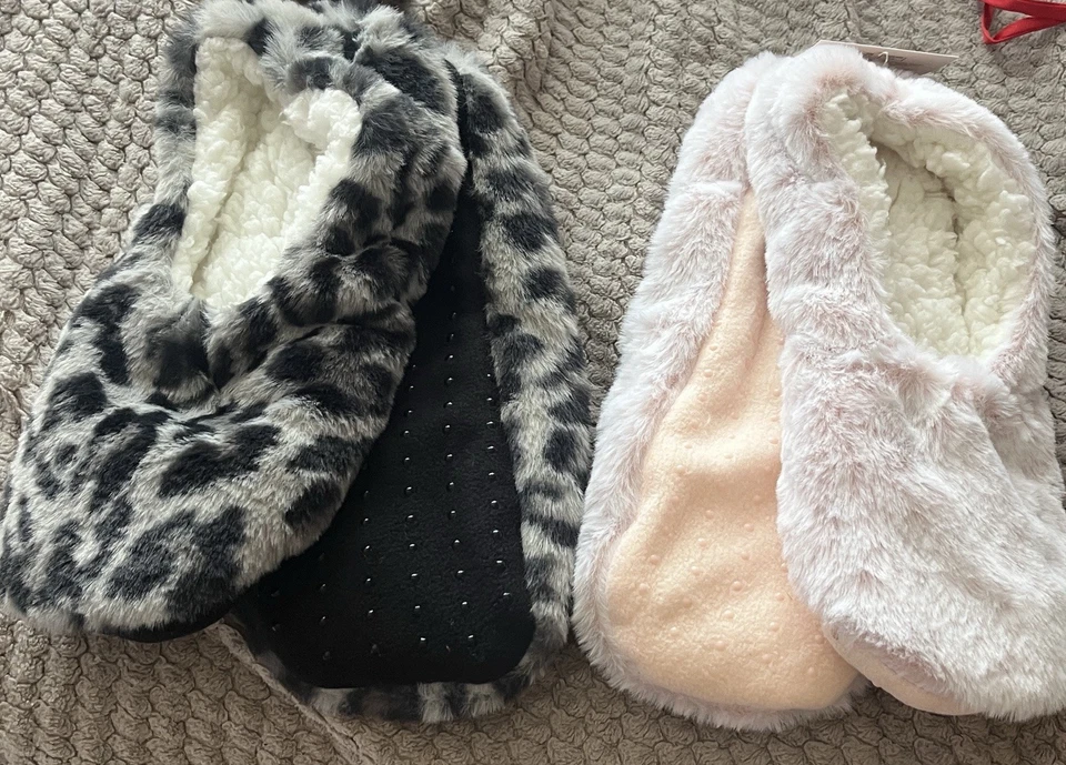 Mujer Talla 8 10 Animal Print Polar Zapatilla Calcetines Pinzas Mediano Grande 2 Pares Foto 2 de 4