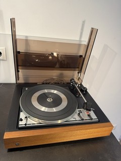 Dual 1216 Plattenspieler in CS22 Zarge – Vintage Turntable (Teller dreht nicht)
