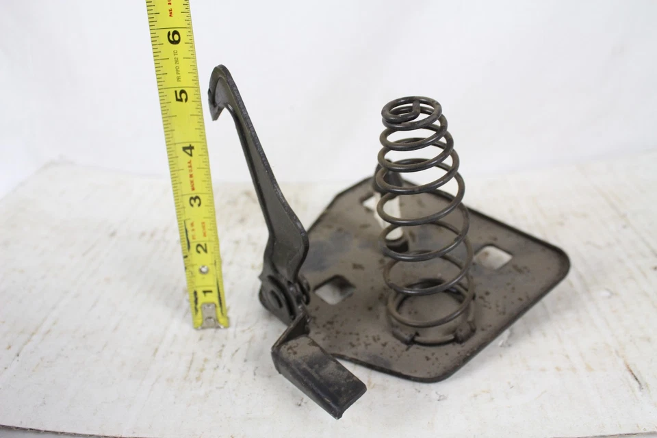 全新原始设备制造商 NOS 通用雪佛兰罩闩锁部件 10041562 / 10089790 庞蒂亚克 6000 1982-91 — 第 2/4 张图片