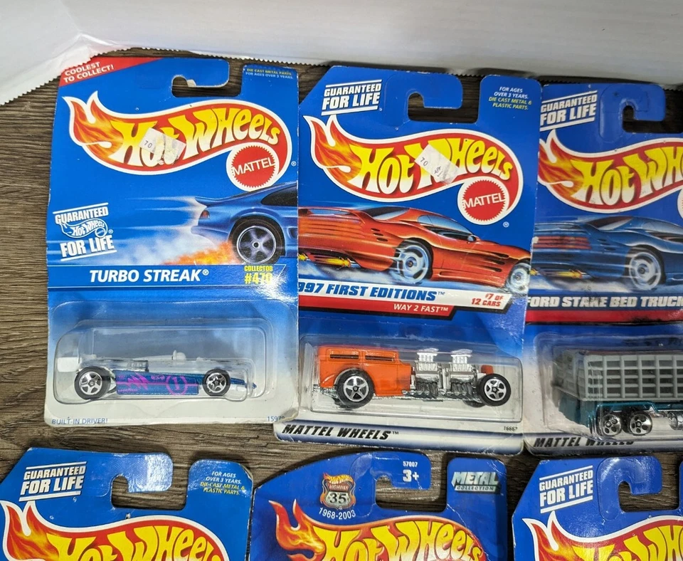 Lote de 19 - Hot Wheels Corvette, Camaro, Chevelle, T-Hunt años 90 y 2000 - NUEVO Foto 2 de 4