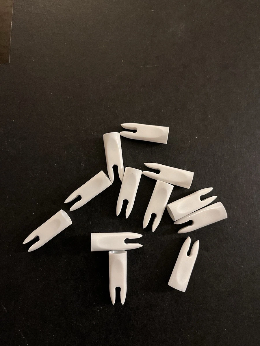 1 DZ VINTAGE WHITE 9/32” ORIGINAL AAE PLASTINOCK GLUE ON SNAP ARROW NOCKS