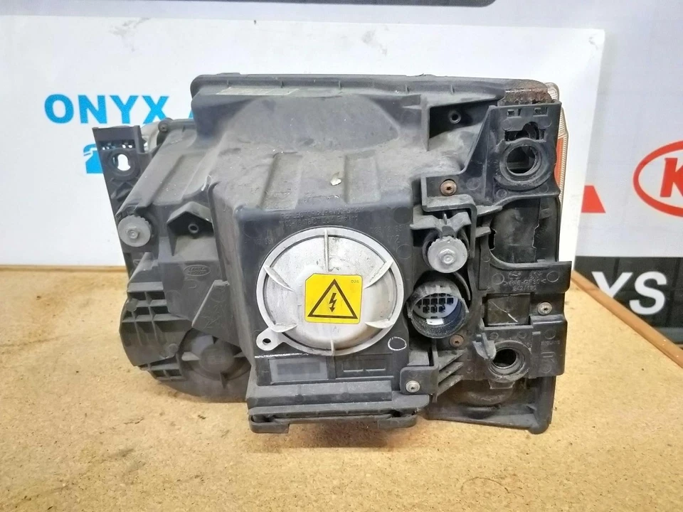 LAND ROVER DISCOVERY RIGHT HEADLAMP HALOGEN, 3, L319, 03/05-09/09 05 06 07 08 09 - image 4 of 4