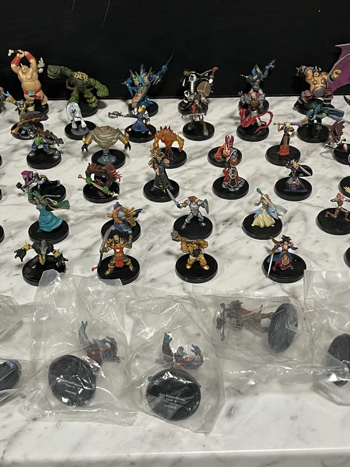 Lote de colección de juegos de miniaturas de World of Warcraft con tarjetas Foto 3 de 4