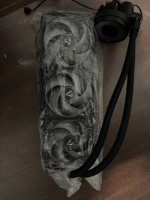 Arctic Liquid Freezer III 360 ARGB Liquid CPU Cooler  AMD/Intel