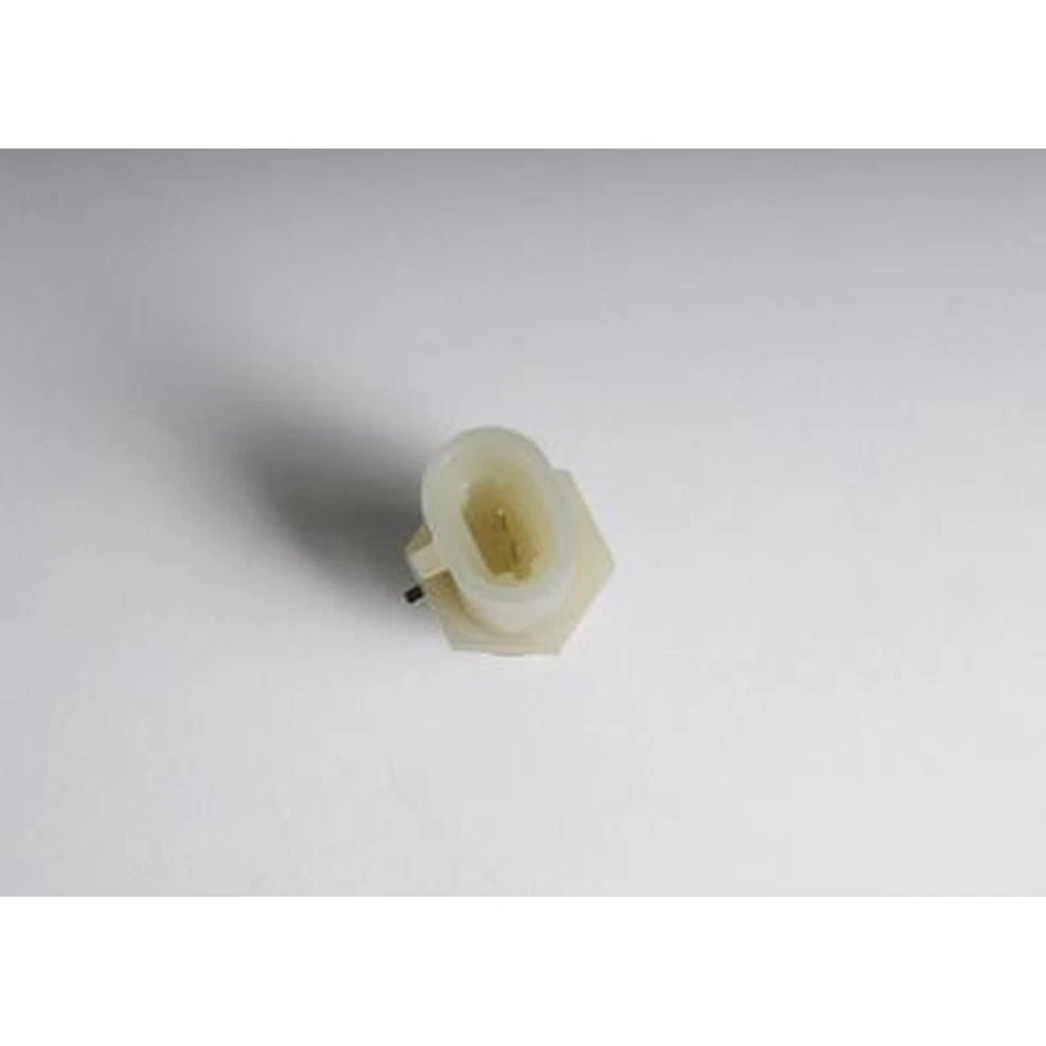 GM Genuine Parts 12376006 Power Brake Booster Switch For 98-99 Chevrolet P30 - Image 2 of 4