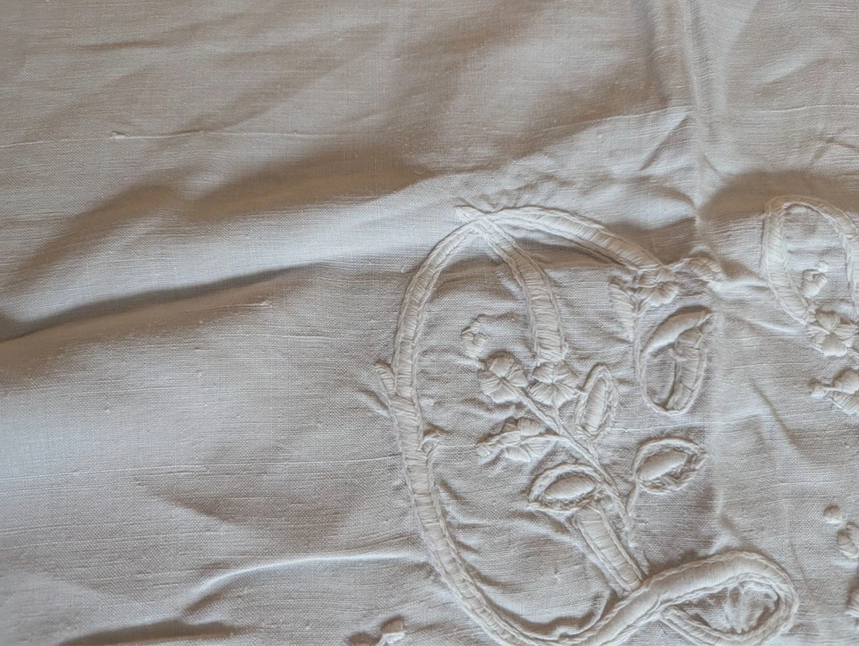 Drap en lin brodé ancien grand format - Photo 4/4