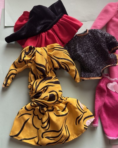 Lotto vestiti Barbie vintage originali moda - 13 asst. pezzi. Vedi tutte le foto - Foto 2 di 7