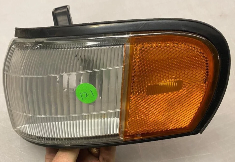 TOYOTA CAMRY 1992-1994 INTERMITENTE DELANTERO IZQUIERDO P/N 2SM936510-01 PIEZA ORIGINAL OEM Foto 2 de 4