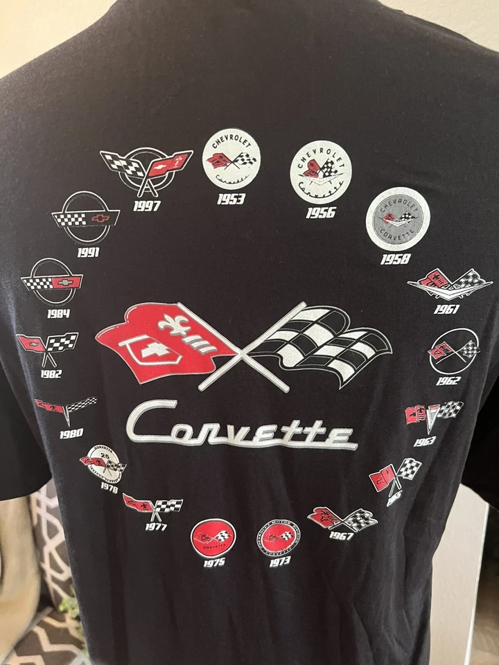 Camiseta Corvette Desde 1953 Banderas Logo Para Hombre 2XL XXL Negra Diseño JH GM NUEVA SIN ETIQUETAS Foto 3 de 4