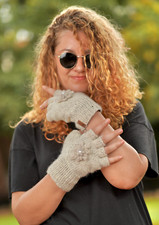 Beautiful White Color Gloves with Flower