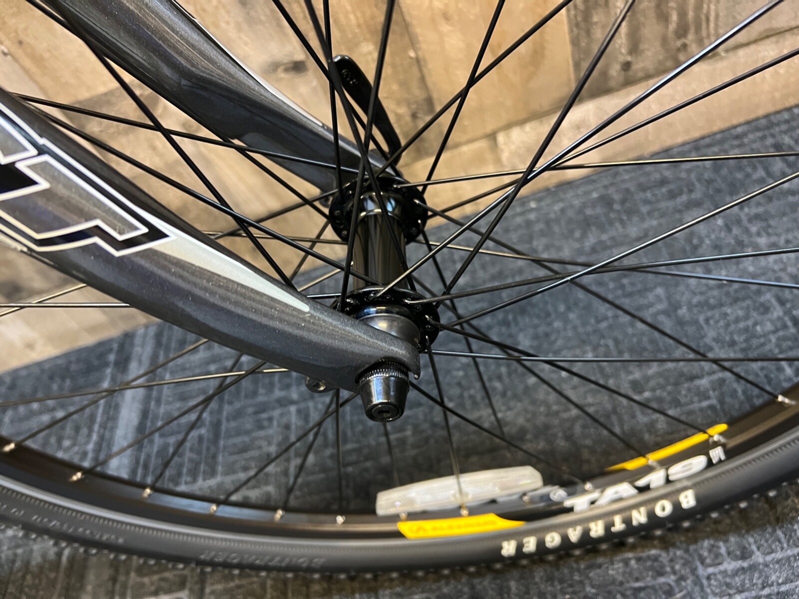 TREK Navigator 300 Women's comfort bike. 16" frame. Fresh tune up, NICE! eBay