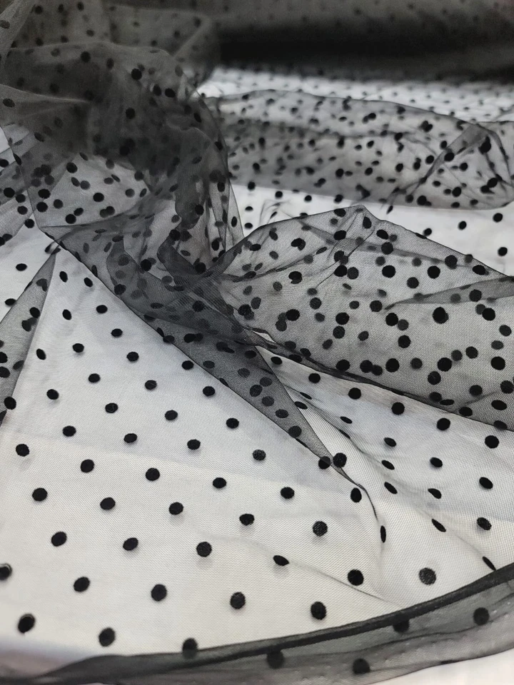 Tela de tul negro de fieltro de terciopelo pequeño lunares negros pequeños por yarda  Foto 4 de 4