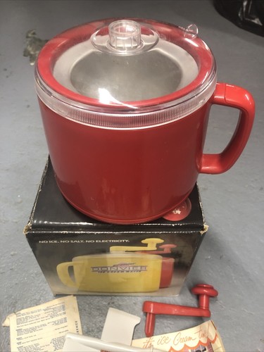 Vintage Donvier Premier Hand Crank 1 Pint Ice Cream Maker RED W/ Recipe Book - Picture 8 of 11