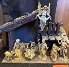 Vtg Fontanini Depose Italy Nativity Scene W/ 9 & manger Painted Figures -Glued