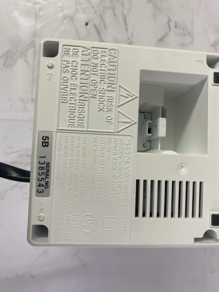 ОСНОВНЫЕ SONY ICF-C1T (ДВОЙНОЙ БУДИЛЬНИК) AM/FM ЧАСЫ РАДИО со светодиодным дисплеем - белый - Изображение 4 из 4