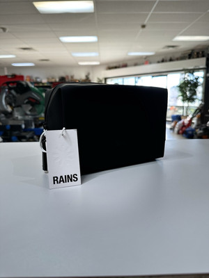 *NWT* Rains - Wash Bag - Small - Black