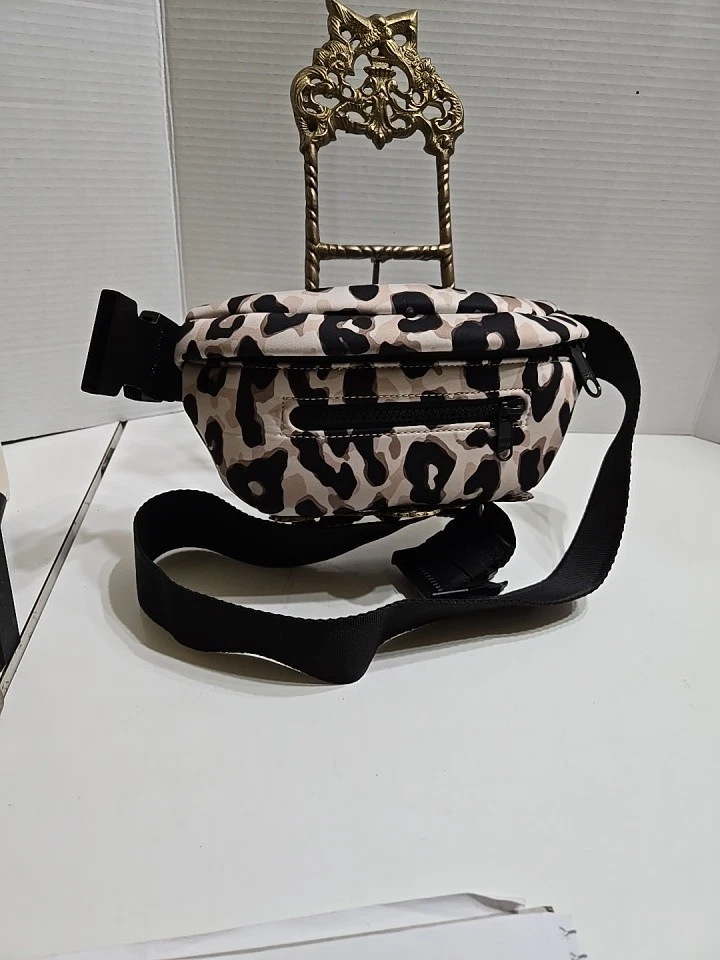 Riñonera DAGNE DOVER ACE estampado de leopardo Foto 2 de 4