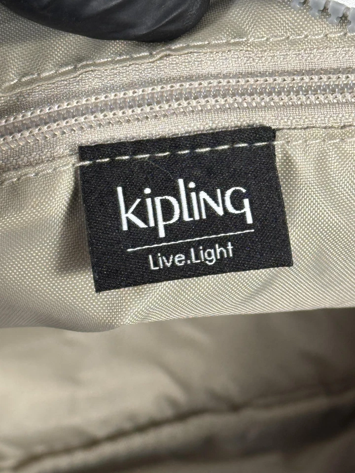 Bolsa de ombro Kipling feminina cinza derrota satchel tiracolo macaco chaveiro logotipo - Imagem 2 de 4