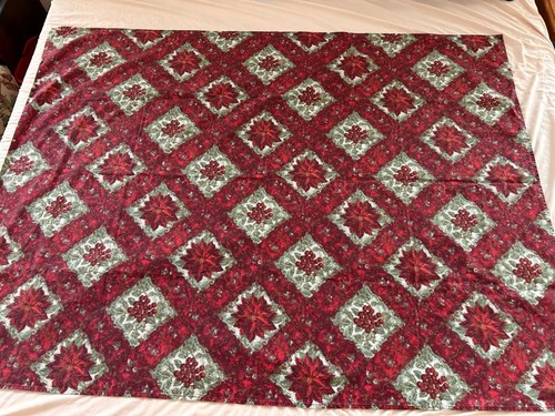Christmas cloth tablecloth 68 x 50 red green poinsettia cotton - Picture 1 of 4