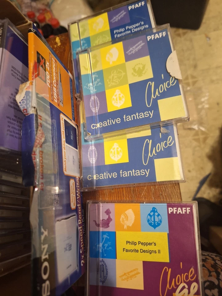 26 tarjetas creativas Pfaff + 2 aros Pfaff Foto 3 de 4