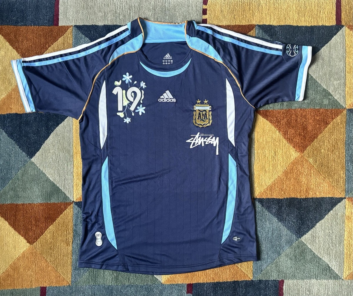 Argentina 2006 World Cup Away Jersey – Size M #19 Inspired