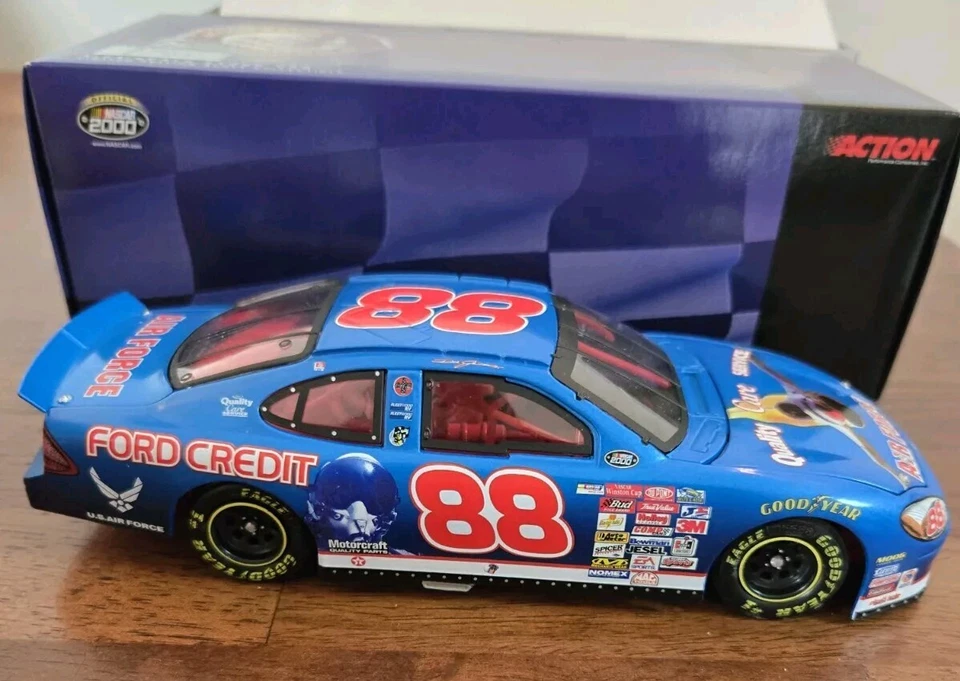 NASCAR Dale Jarrett #88 2000 Taurus Quality Car Air Force escala 1:24 diecast  Foto 3 de 4