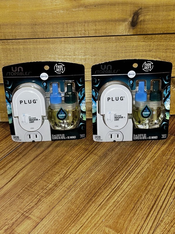 Febreze Plug In Fresh Scented Oil Refill and Warmer Set NEW