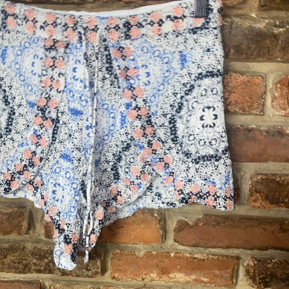 Pantalones Cortos Para Mujer En Creme Estampado Rayón Imitación En Envoltura Talla XS Multicolor Foto 2 de 4