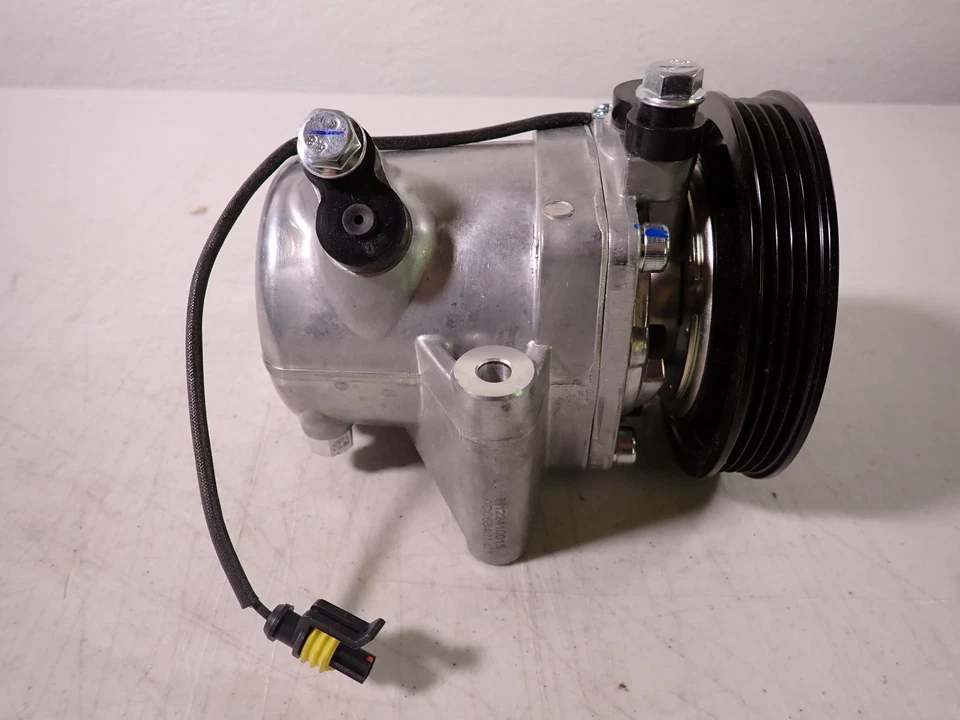 A/C Compressor with Clutch for Smart Fortwo 2008-2015 L3 1.0L Foto 3 de 4