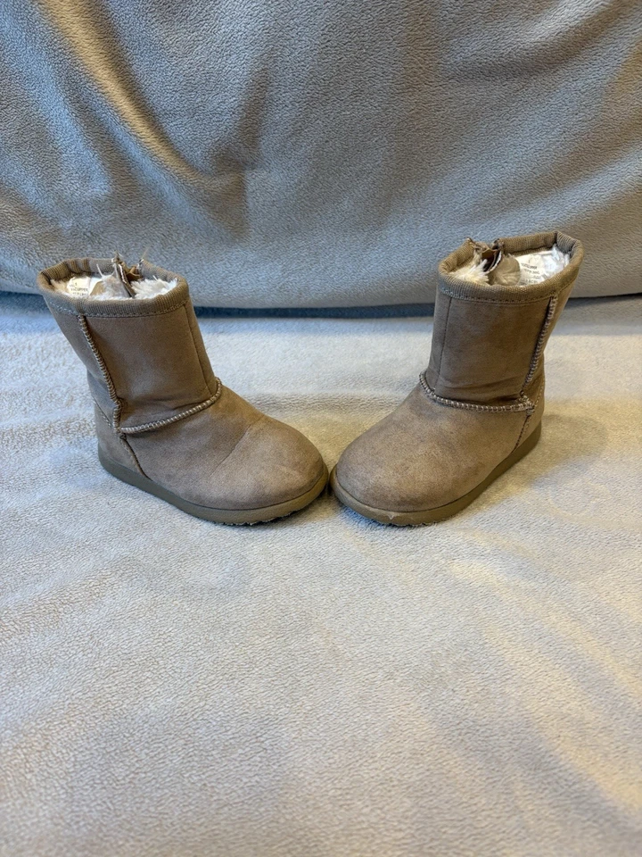 Botas Circo Baby Beige Caqui Gamuza Forradas de Felpa Talla 5 Niño Pequeño Foto 2 de 4