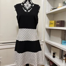 Karl Lagerfeld Black White Color Block Polka Dot V Neck Fit and Flare Dress Sz 8