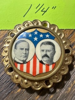 POLITICAL PINBACK BUTTON McKINLEY/ROOSEVELT 1900 JUGATE IN BRASS FRAME W&H CO.