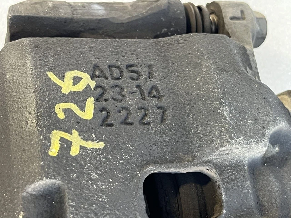 Honda Accord 1994 sedán lado del pasajero derecho pinza de freno delantera Foto 3 de 4