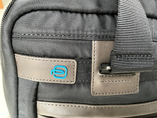 Piquadro trolley pilota/valigia in tessuto sintetico, con manico, rotelle