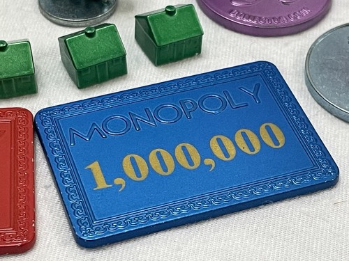 MONOPOLY Surprise Collectibles 25 pieces plus Green Chest - Picture 7 of 10