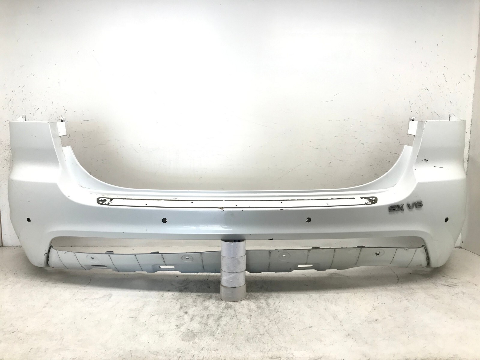 Rear Bumper Cover White 2011-2013 Kia Sorento SX w/Sensor Holes 86611-1U200 OEM