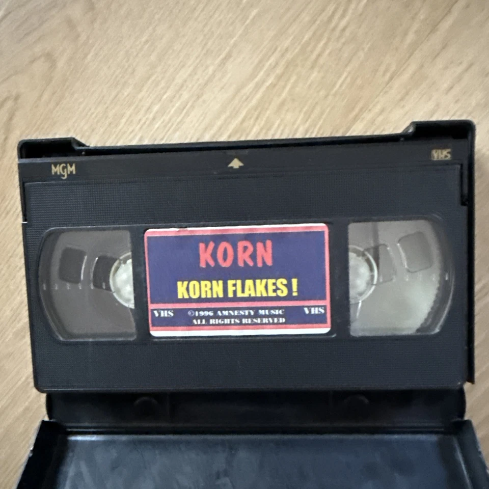 Korn & Life Of Agony Korn Flakes VHS - Imagem 4 de 4