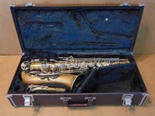 Selmer Company Bundy II Alto Saxophone  Case Made in USA